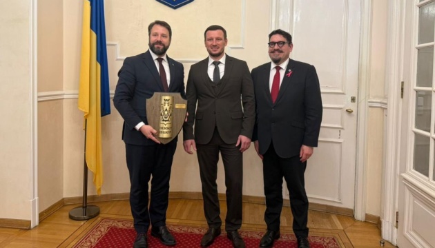 Fishing nets from France’s Brittany to shield Kherson region from drones, regional chief says