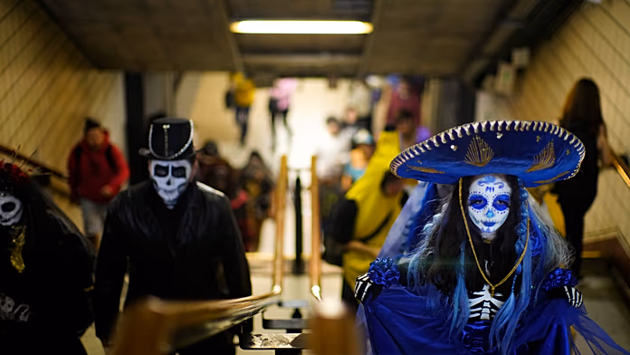 Thousands join Santiago’s annual Zombiewalk in a celebration of horror and art