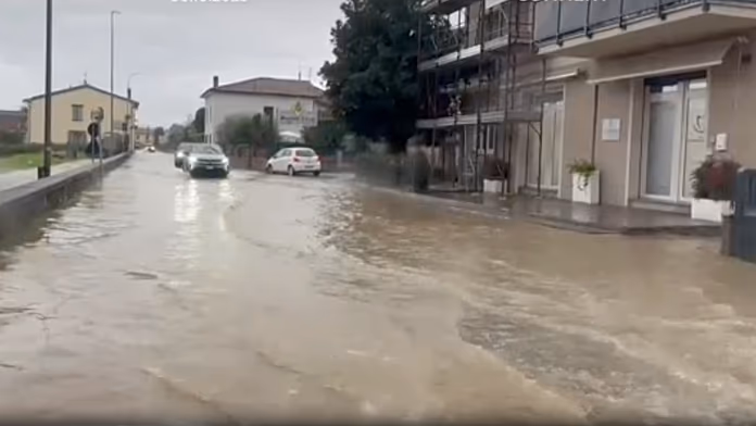 Heavy rains cause flooding in various parts of Tuscany