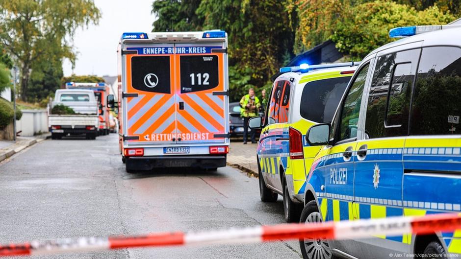 Police see no political motive in mayor’s stabbing – DW – 10/07/2025