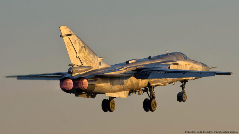 Kyiv targets major Russian explosives plant – DW – 10/22/2025