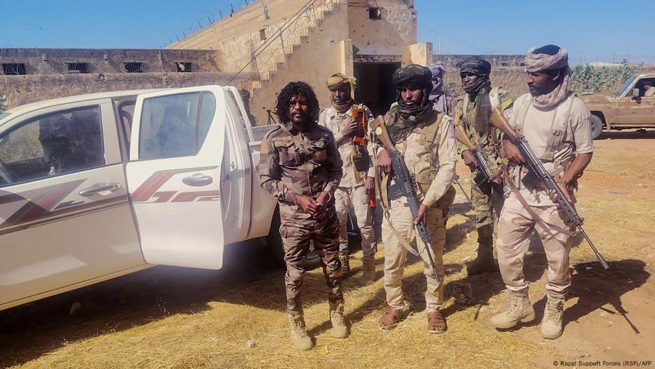 RSF fighters arrested as ‘horror continues’ – DW – 10/31/2025