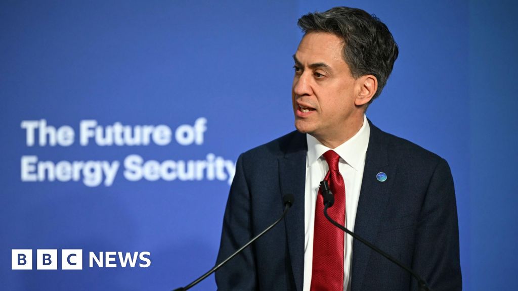 Source of Miliband’s energy bill pledge casts doubt on savings