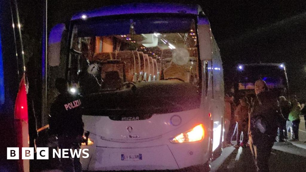 Driver dies after basketball fans’ bus attacked with stones