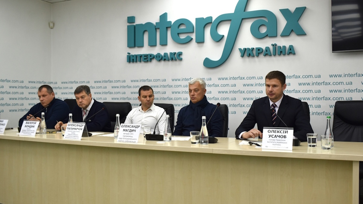 Local elections during wartime are impossible, but authorities must report — participants in the discussion