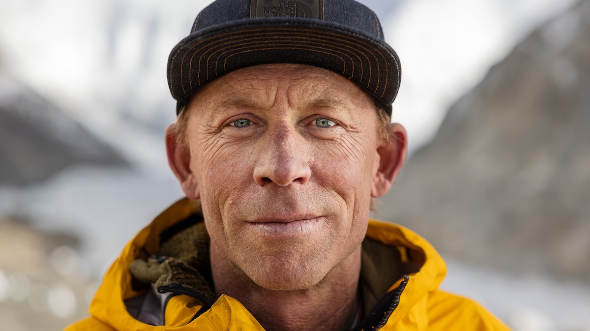 Jim Morrison is first to ski down Everest’s Hornbein Couloir