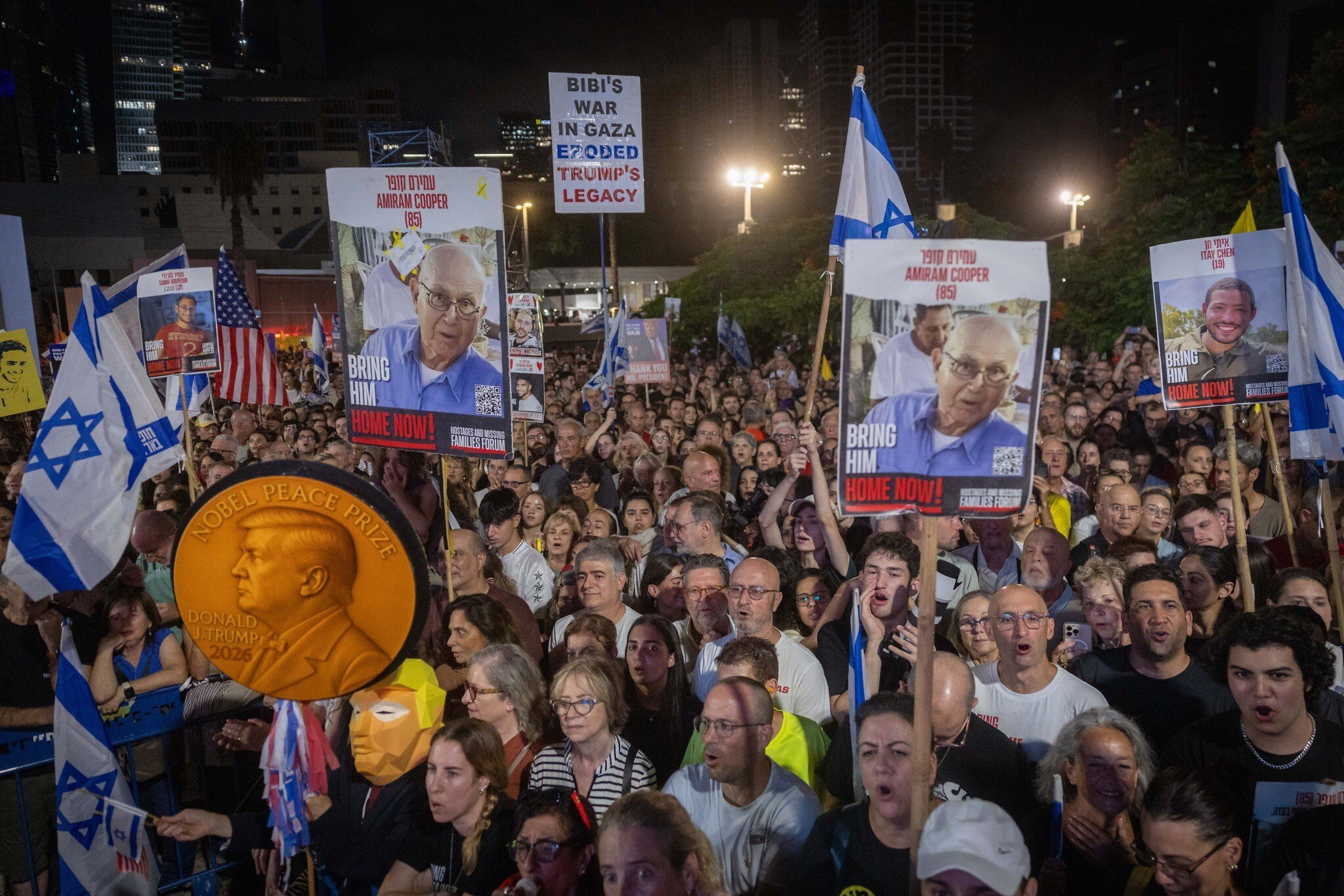 Crowd boos Netanyahu’s name during Witkoff speech at Hostages Square, cheers Trump