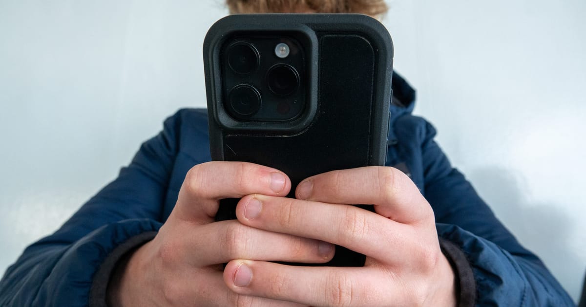 The 3 fault lines emerging on kids’ social media ban – POLITICO