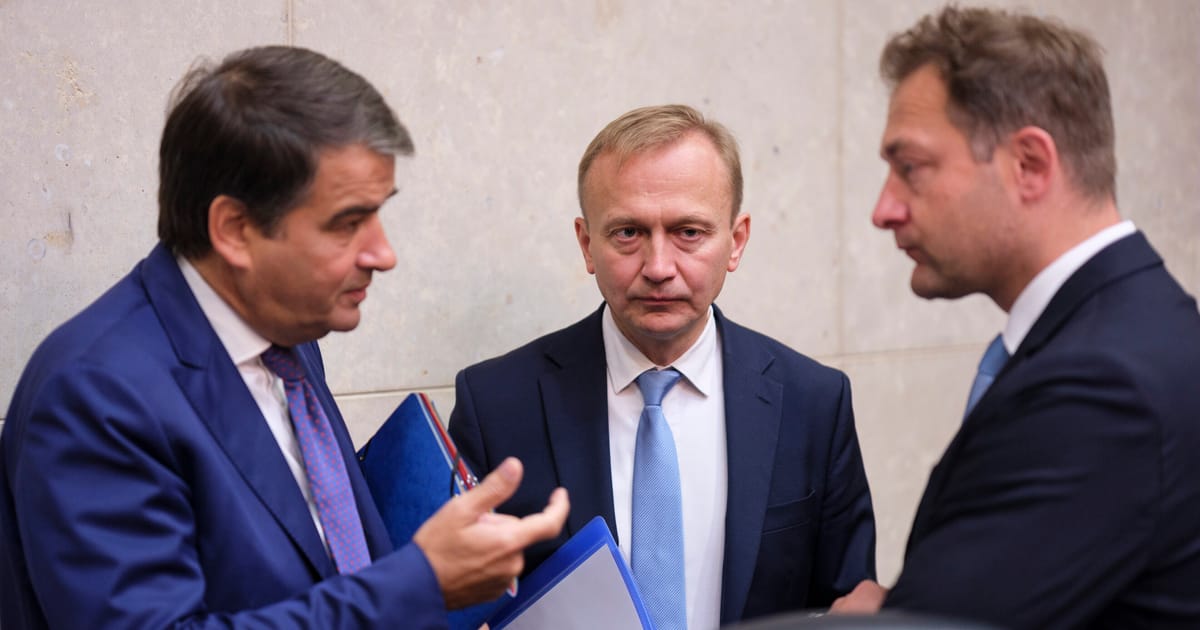 Von der Leyen’s party revolts over her plans for budget and emissions – POLITICO