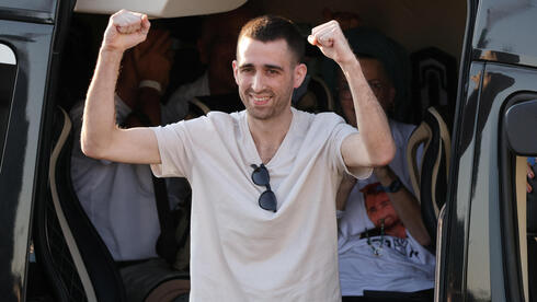 he was in a cage undergrou