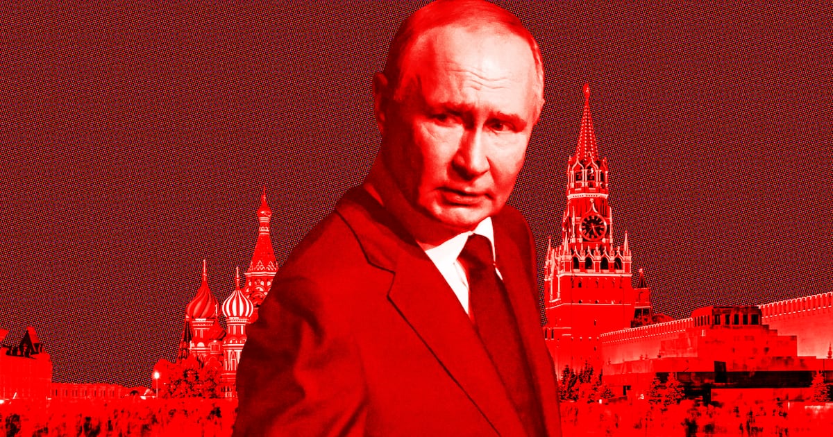 Putin’s System Begins to Collapse as Russians Finally Dare to Confront Him