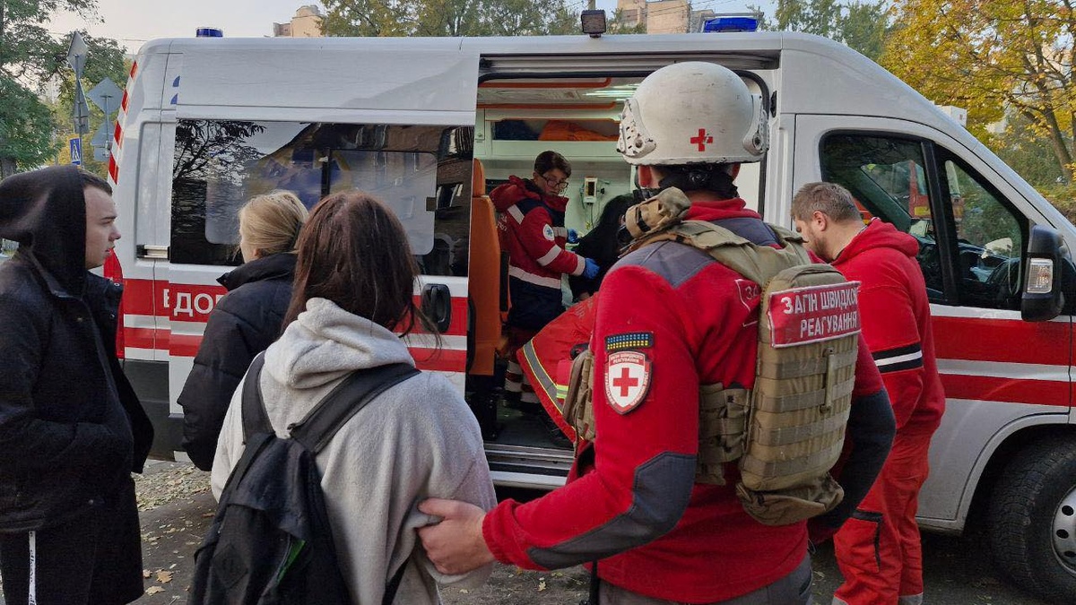 URCS helps eliminate consequences of Russian air attacks in Kyiv, Zaporizhia