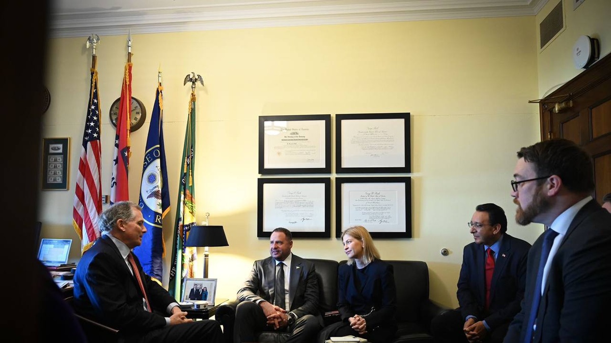 Ukrainian delegation, Chairman of US House Financial Services Committee discuss steps to force Russia to stop war – Yermak