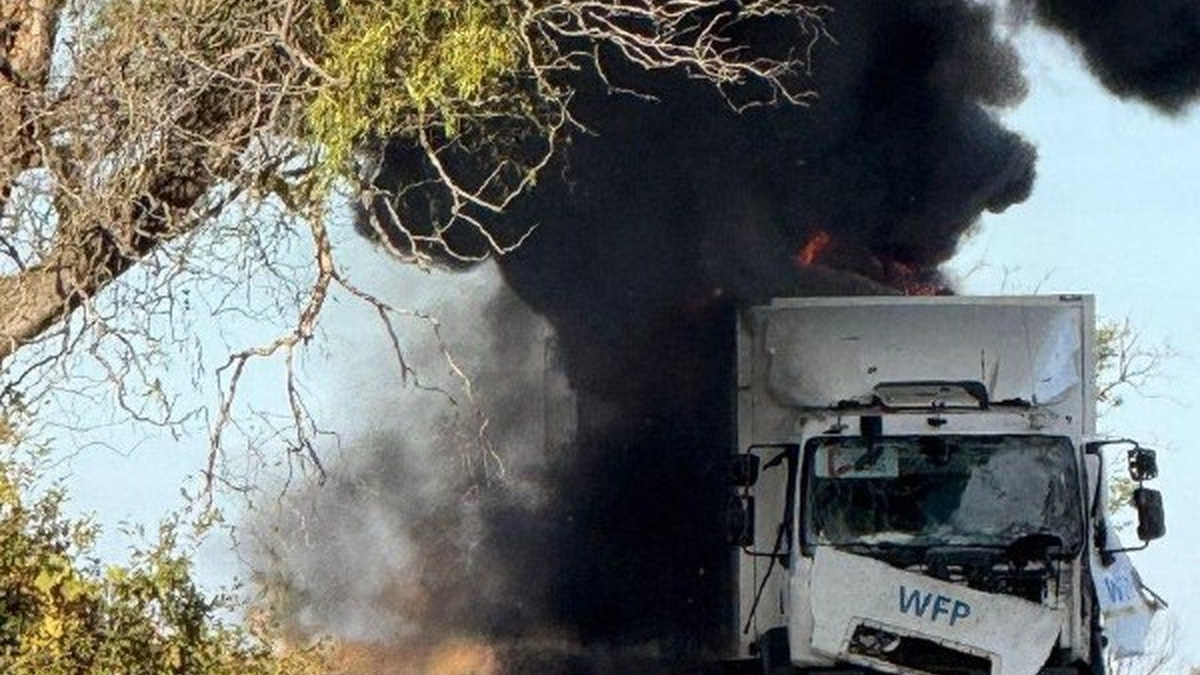 Invaders hit convoy of trucks carrying UN humanitarian mission, with no injured reported