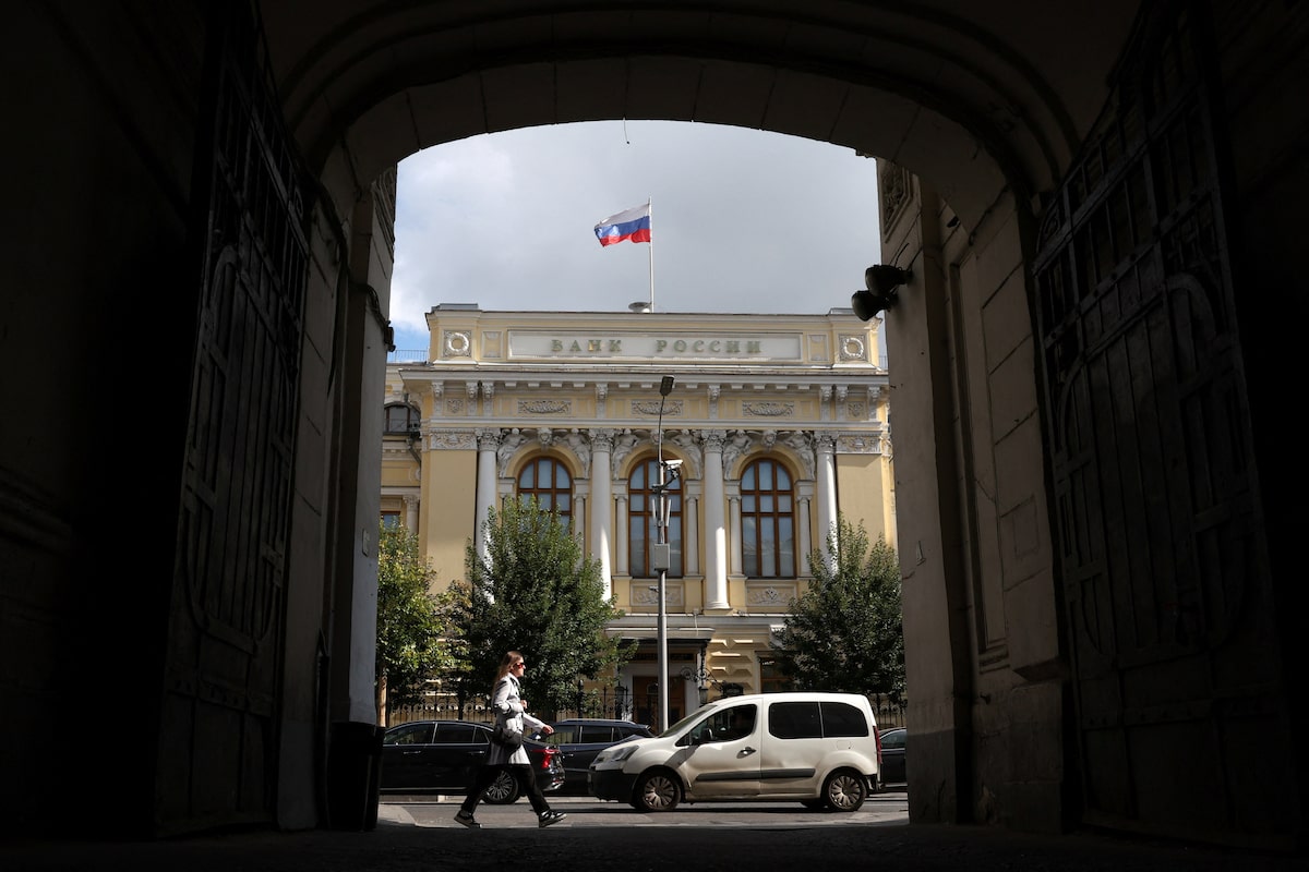 Canada cannot wait for Europe and must act alone to ‘double-freeze’ Russian assets