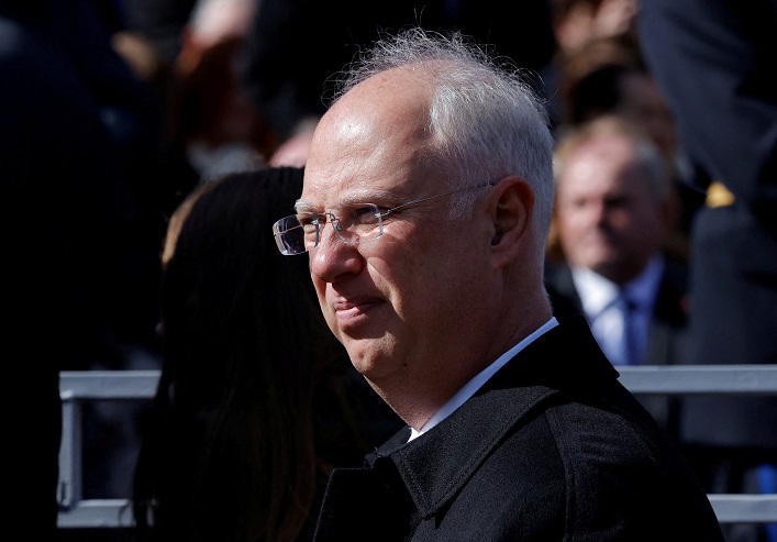 Dmitriev rushed to Washington after the US placed sanctions on Russian oil giants and stated that Kyiv and Moscow are “close to a diplomatic end to the war.”