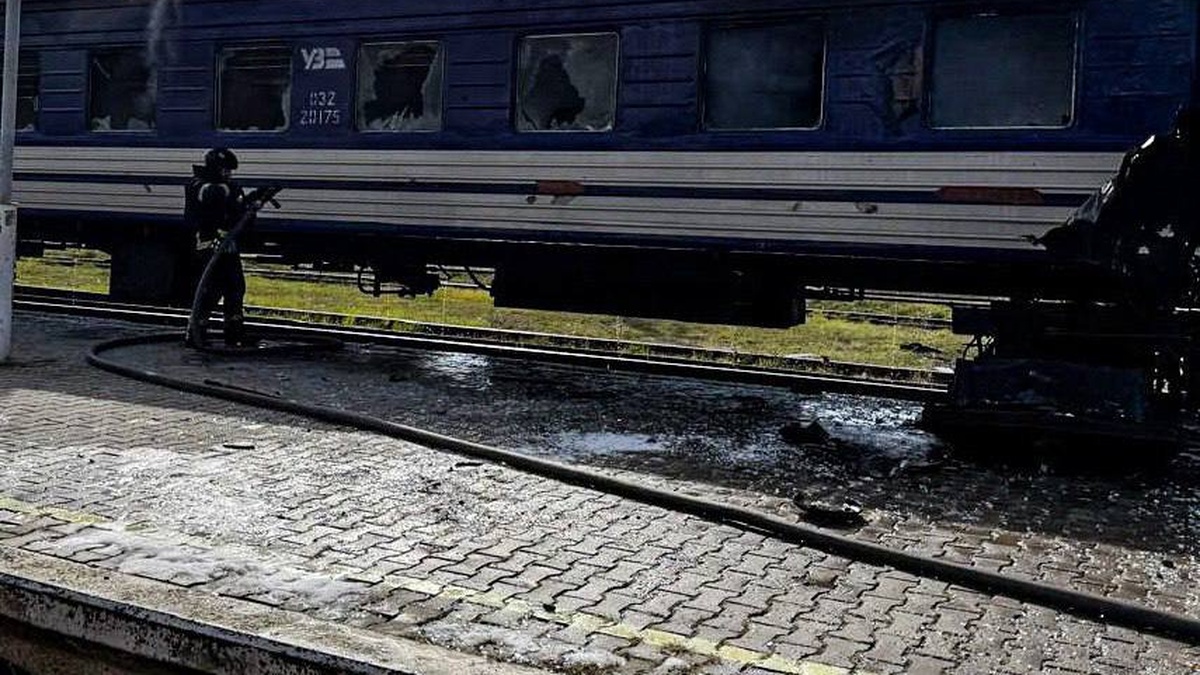 Body of 71-year-old man found dead in train car in Shostka after drone attack