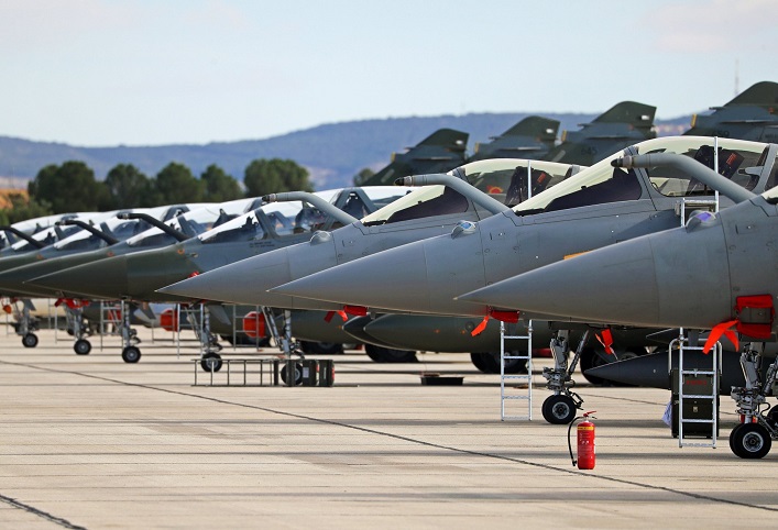 France discusses deploying aircraft to safeguard Ukrainian skies.