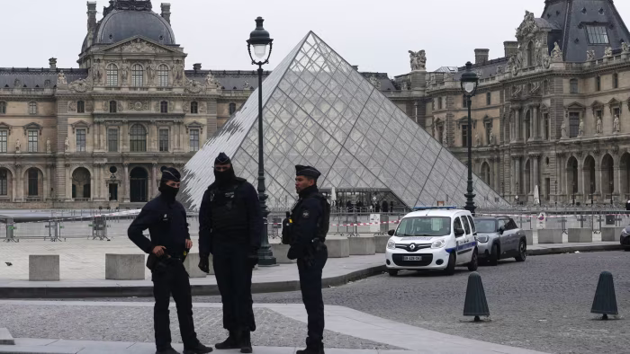 French government recognises ‘failure’ over Louvre heist
