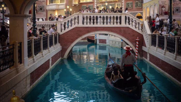 China is on the move for Golden Week. But are tourists spending?
