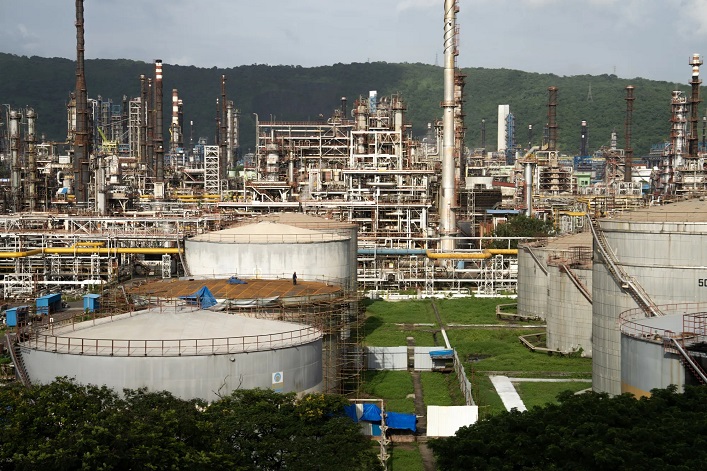 China and India are decreasing their reliance on Russian oil, as Europe stockpiles fuel in response to US sanctions.