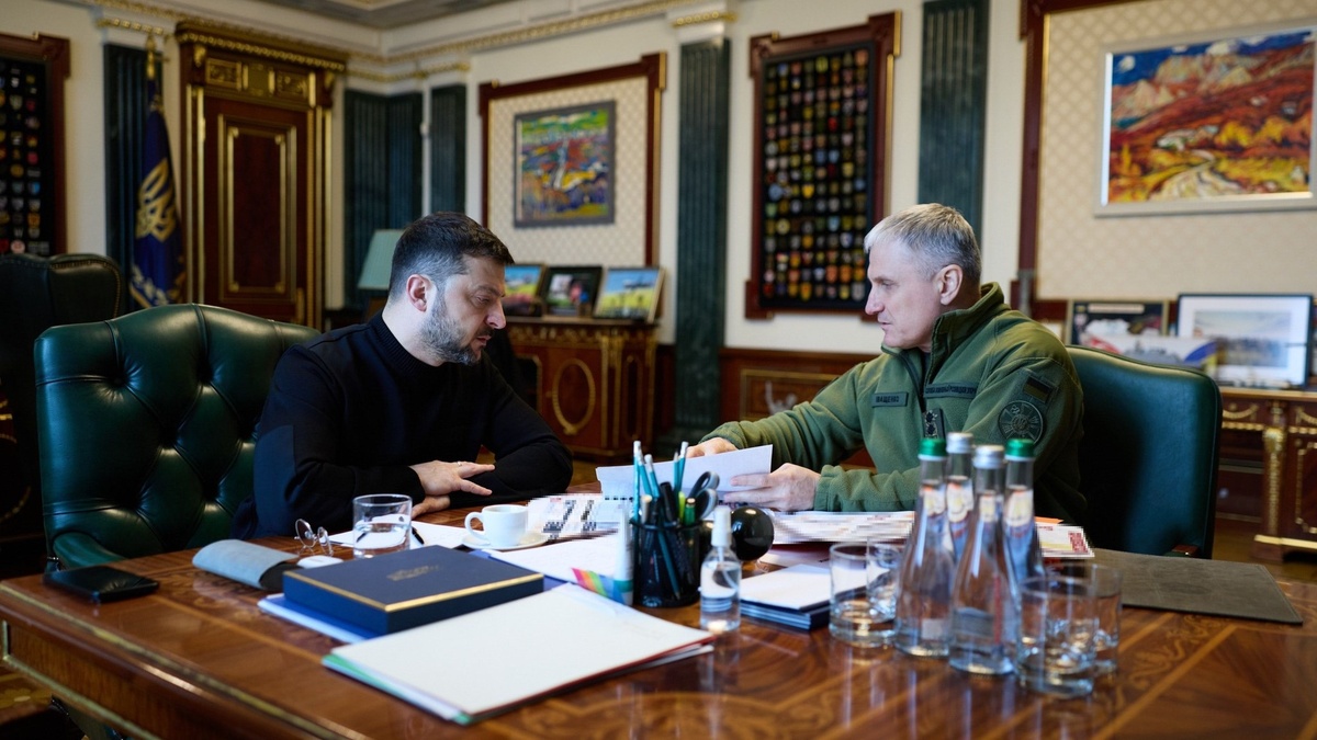 Foreign intel chief reports on Russian plan for further military use of Belarus