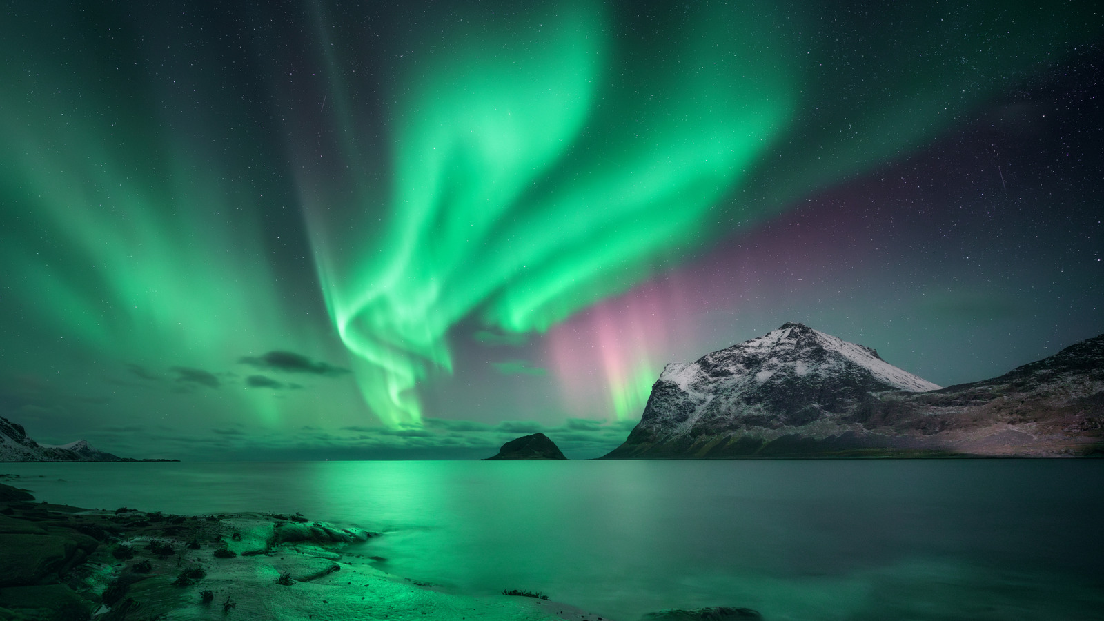 How To See The Aurora Borealis (And What The Northern Lights Actually Are)