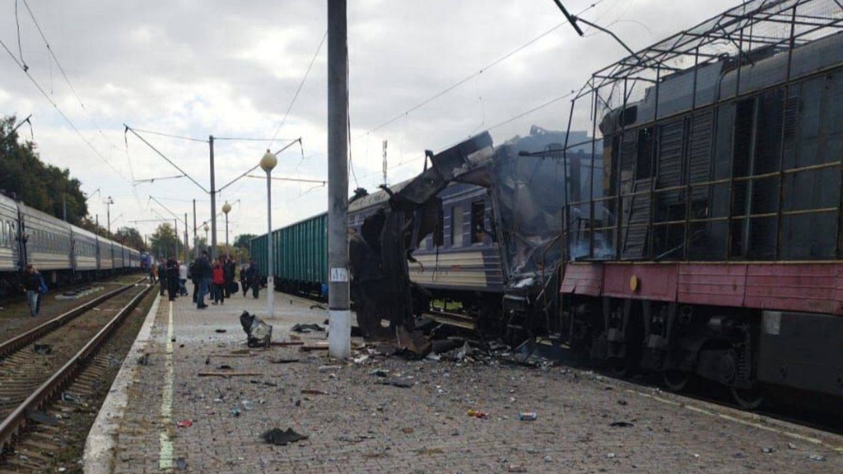 At least eight people hospitalized following enemy drone strikes on passenger trains in Shostka – PGO