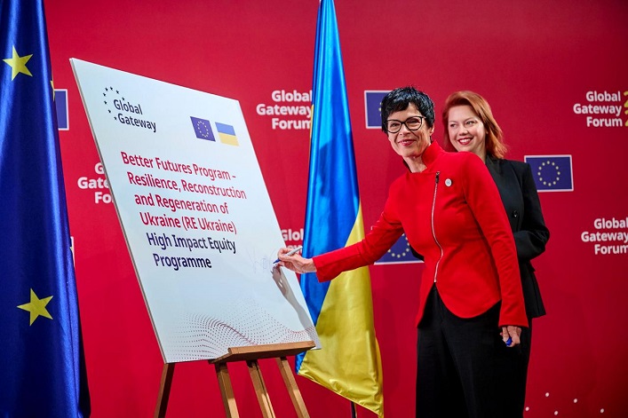 Ukraine will receive €100M in guarantees to attract investment for recovery.