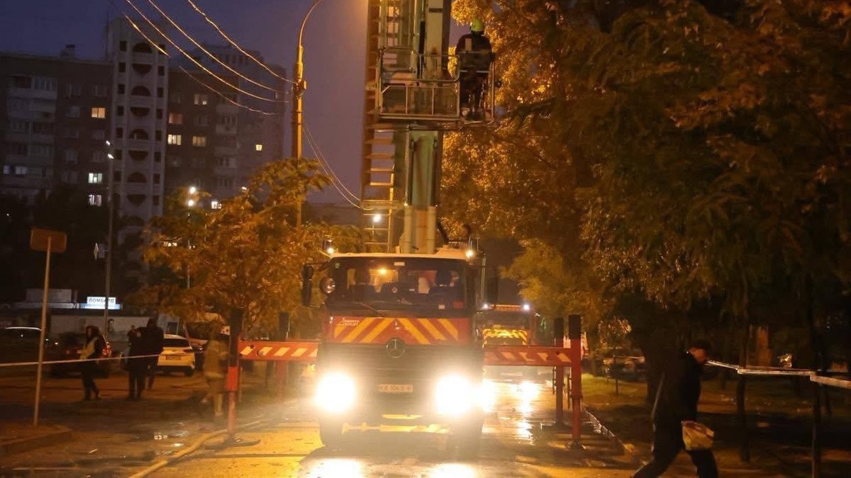 Russian synchronized drone attack kills 2 in Kyiv – SES