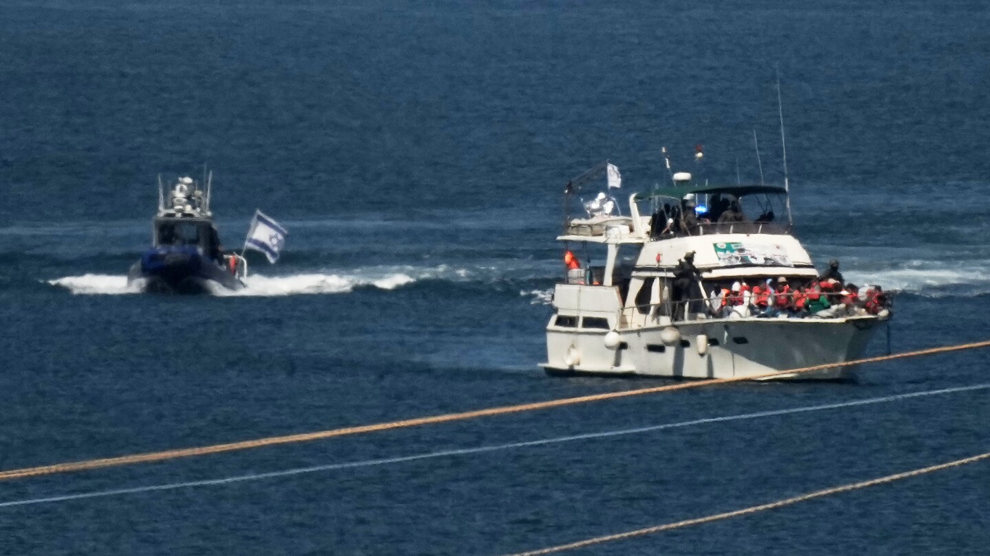 Israeli navy intercepts Gaza-bound flotilla
