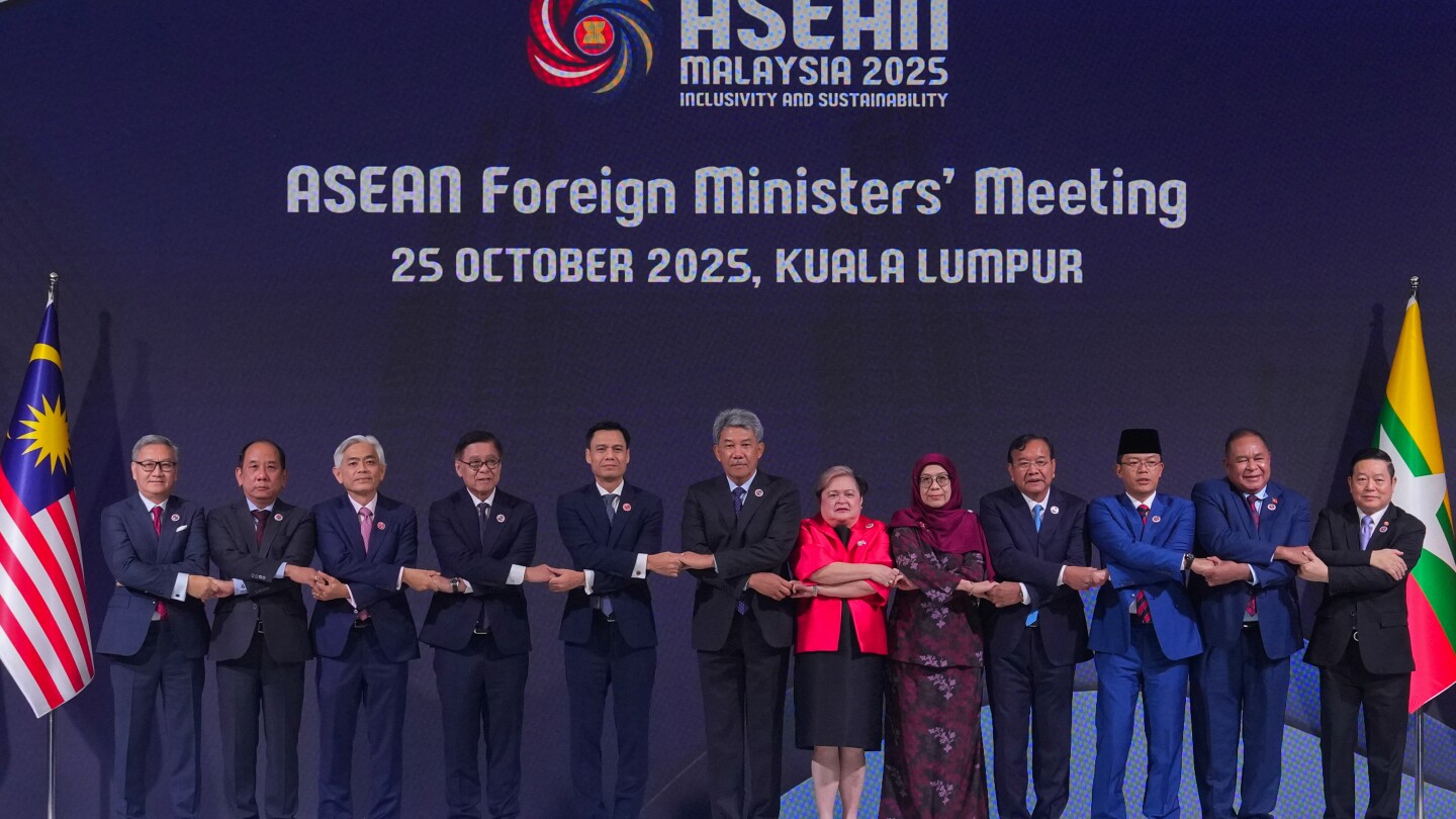 Malaysia warns Southeast Asia on shrinking neutrality