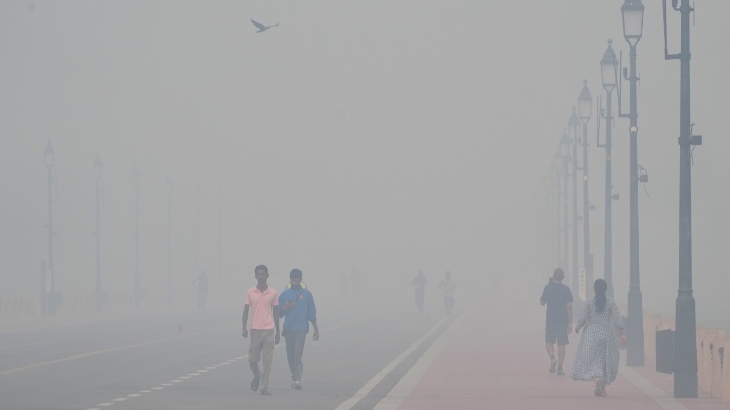 Hazardous smog from Diwali fireworks settles over New Delhi