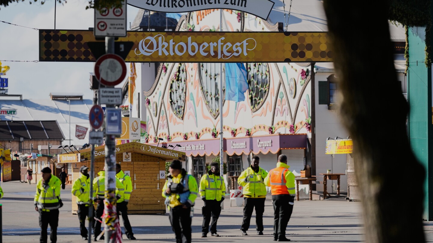 German police close Oktoberfest fairgrounds after Munich bomb threat