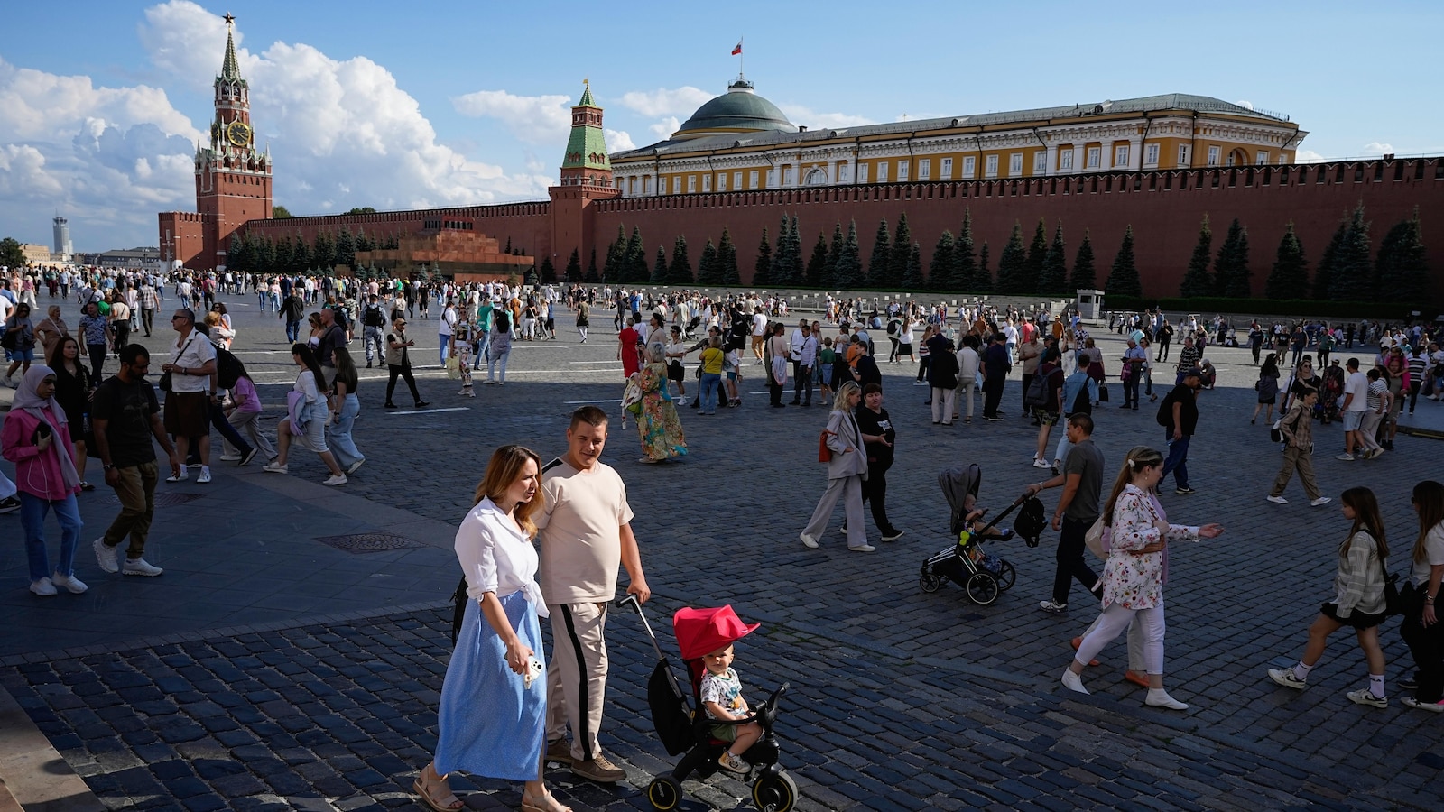 Russia faces a shrinking and aging population and tries restrictive laws to combat it