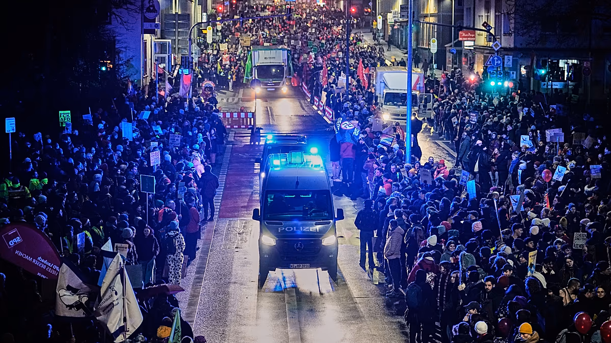 Mass protests in the central German town of Giessen against new AfD youth group
