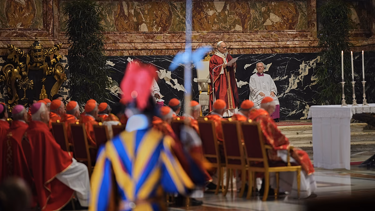 Video. Pope Leo XIV prays at Pope Francis’s tomb in Rome