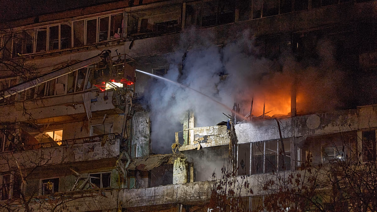 Video. Russian strikes on Kyiv leave at least six dead and dozens injured