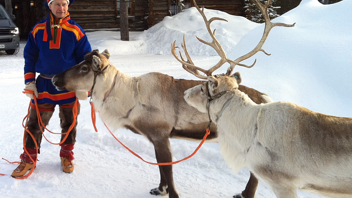 Video. First snowfall brings excitement to Santa Claus Village in Lapland