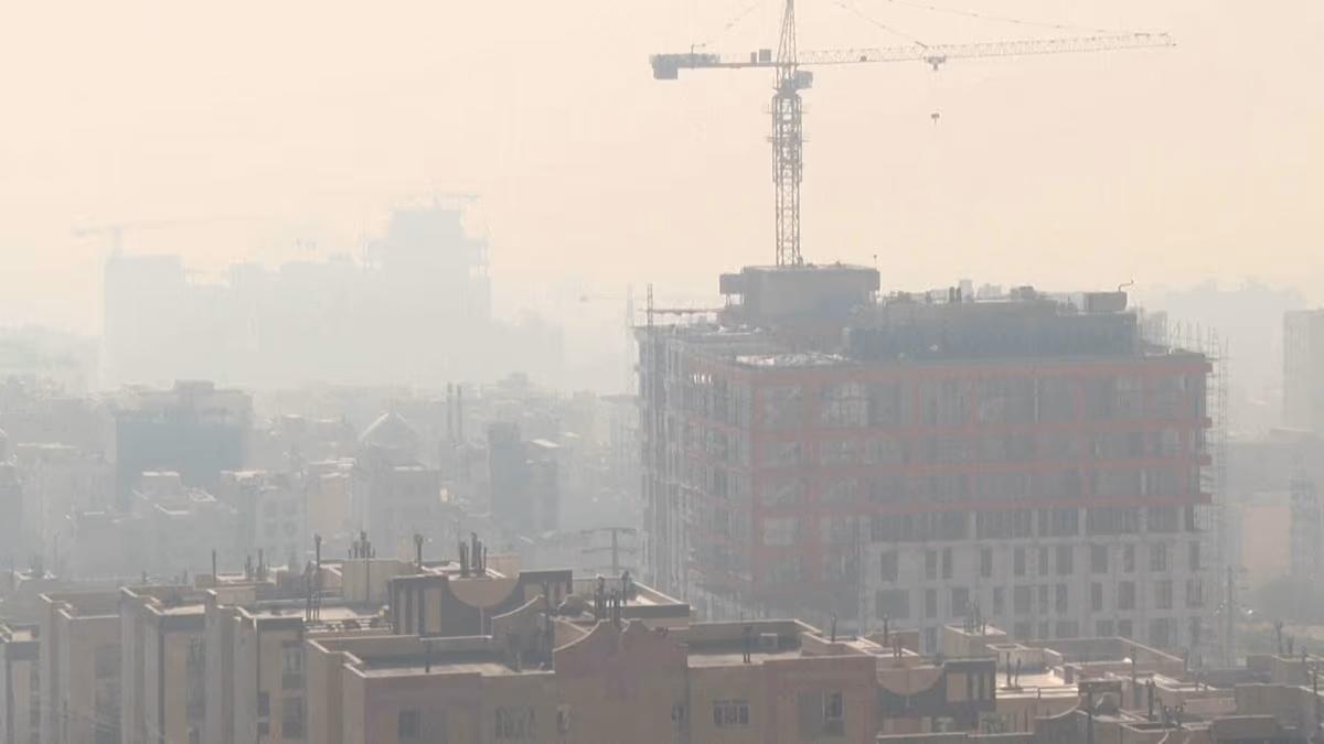 Video. Severe pollution in Tehran shuts schools, limits traffic