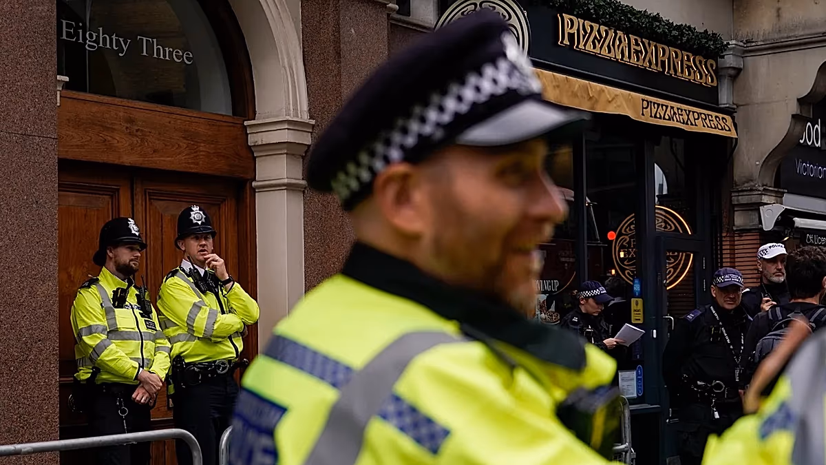 UK police hunt for two more wrongly released prisoners days after new measures brought in