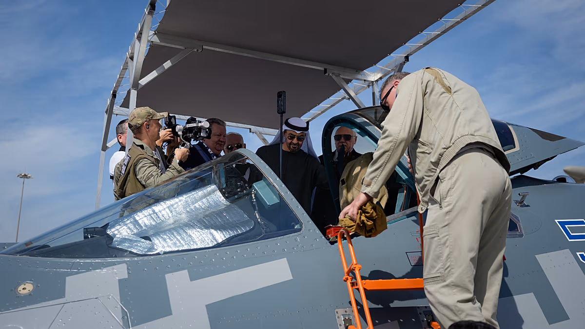 Video. Dubai Airshow: Acrobatic aircraft perform aerial show as Russia participates in event