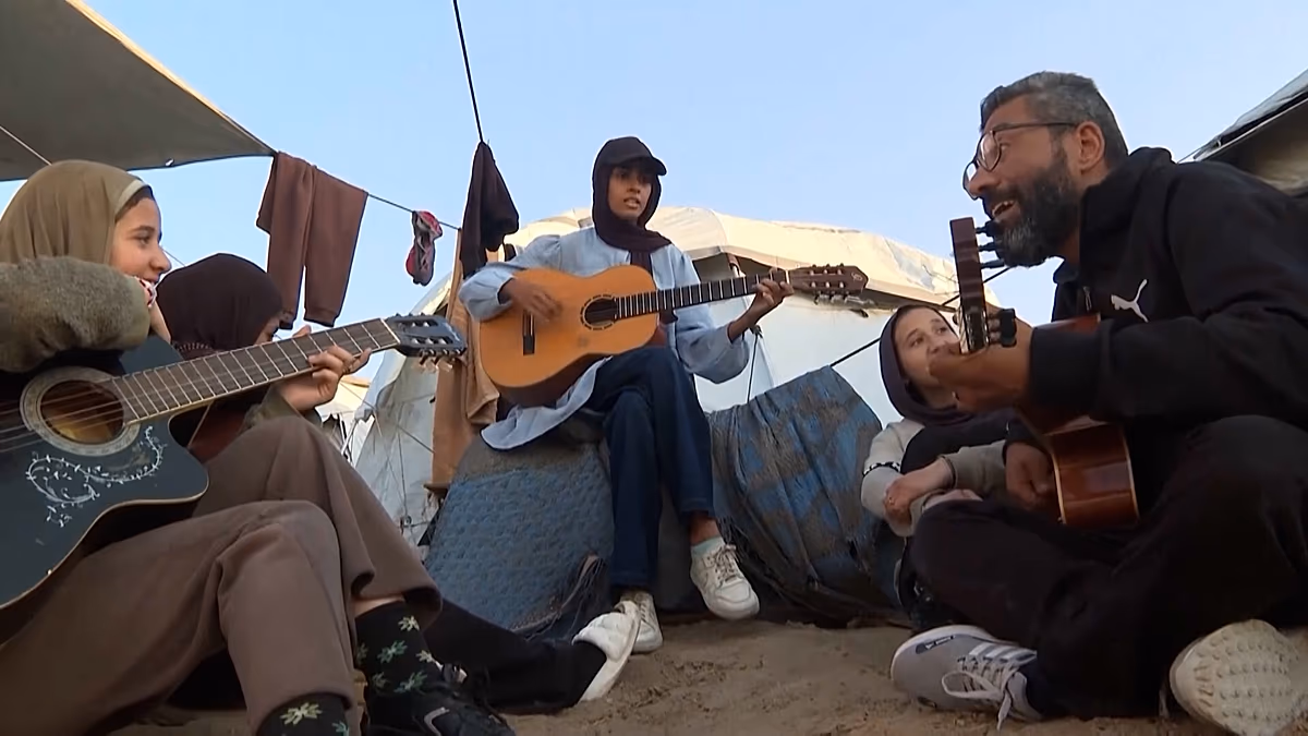 Video. Gaza children find peace in music lessons