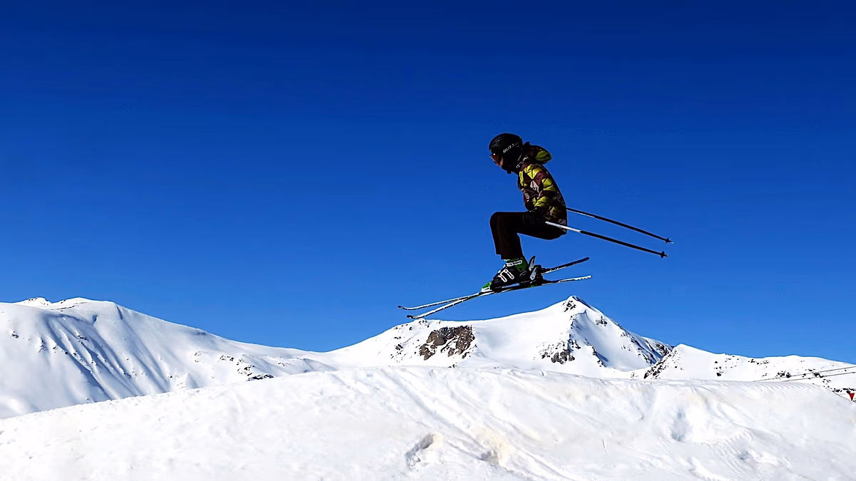 Ski helmets are now mandatory in Italy: Why the law changed and how it affects visitors