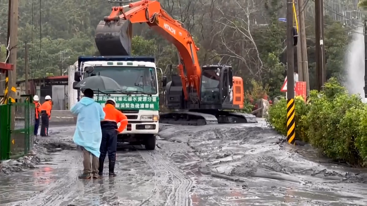 Video. Tropical Storm Fung-Wong nears Taiwan with strong winds and heavy rain