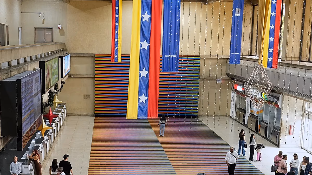 Travellers stranded in Venezuela as airlines halt flights amid security warnings