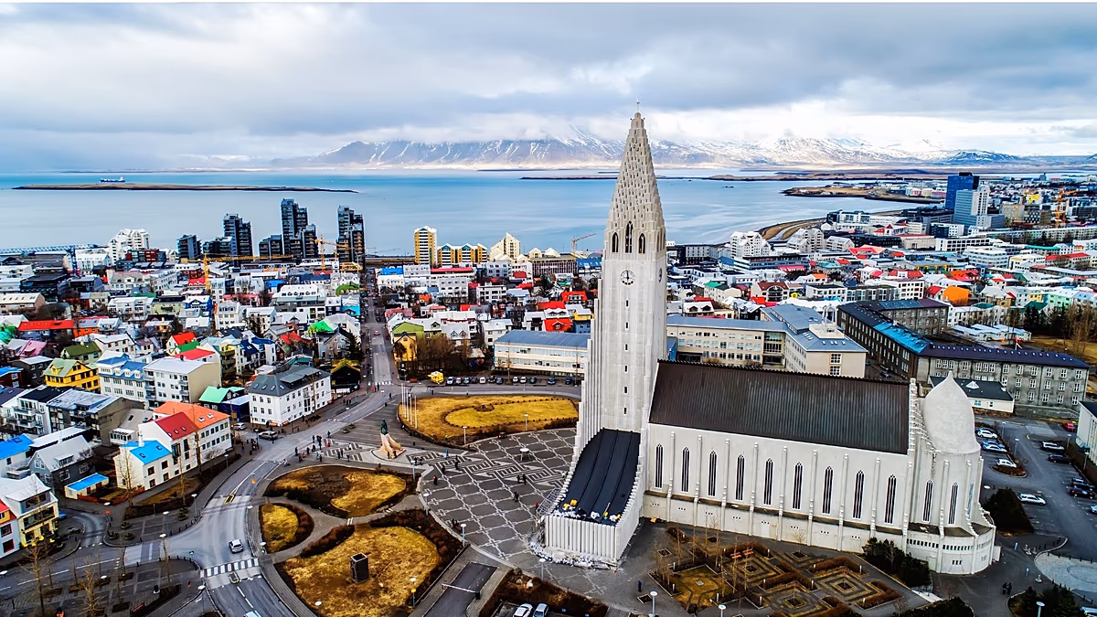 Anthropic to bring its AI to hundreds of teachers in Iceland to help them prepare lessons