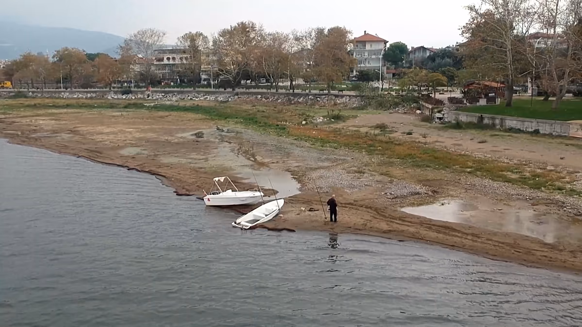 Video. Water levels in Lake Iznik drop 350 meters amid drought