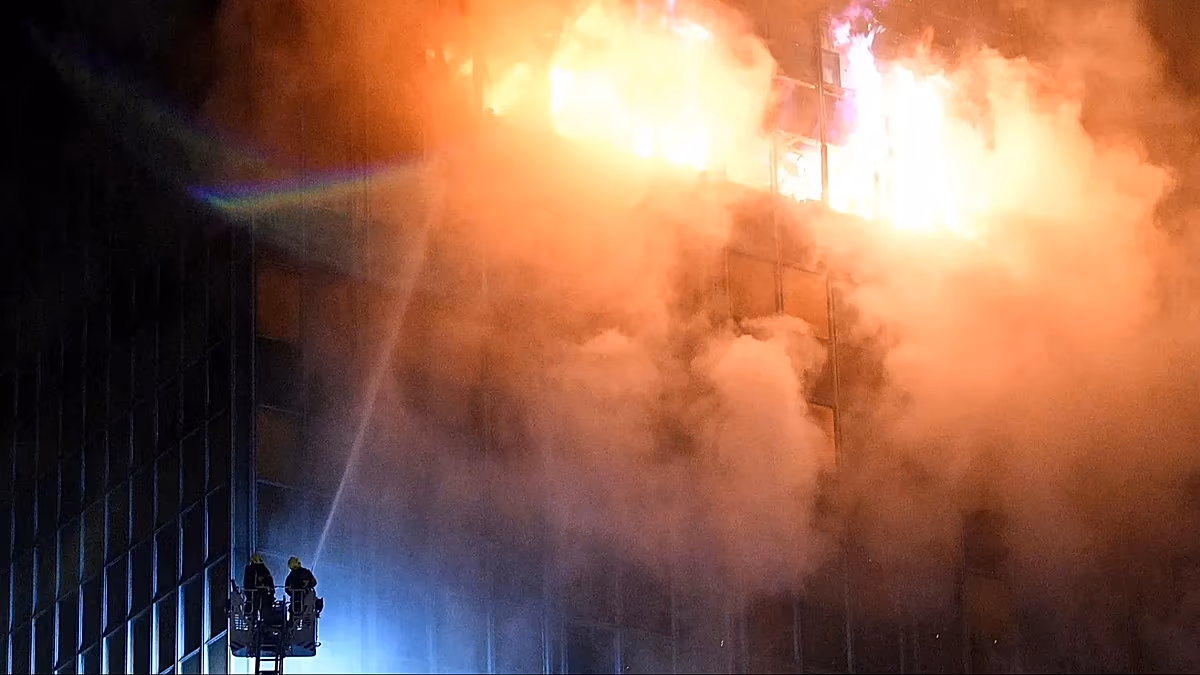 Blaze in Croatian capital Zagreb destroys landmark 16-storey Vjesnik news tower