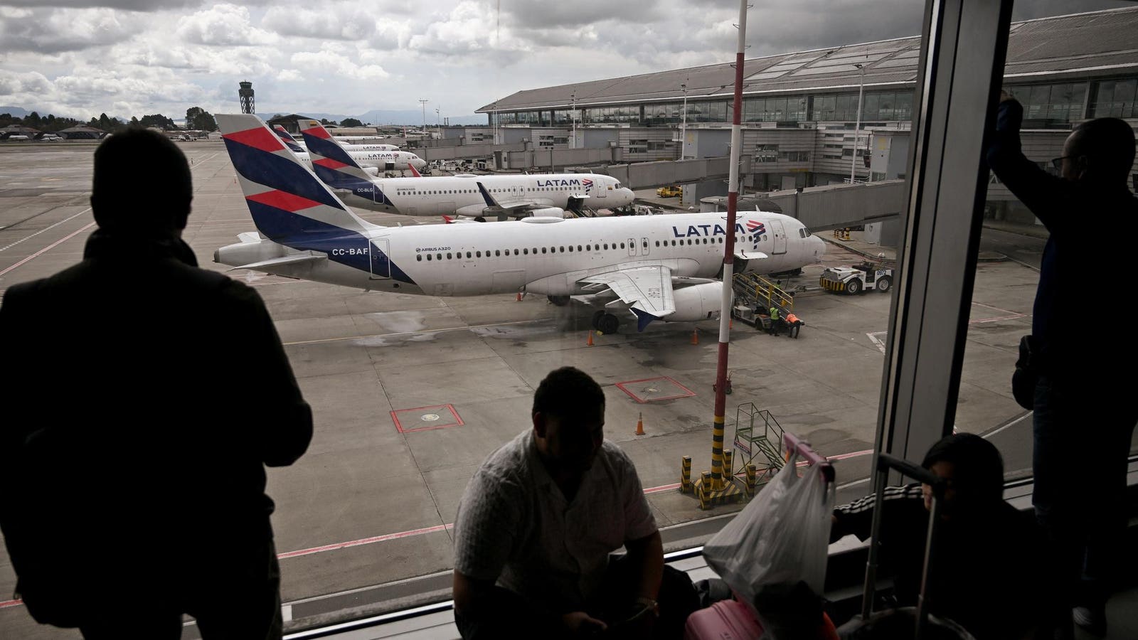 Several Airlines Suspend Venezuela Flights After FAA Warning—What We Know